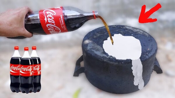 Thông bồn cầu bằng coca